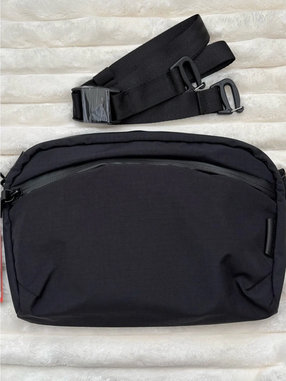 Alpaka - Flight Sling - Black - NWOT